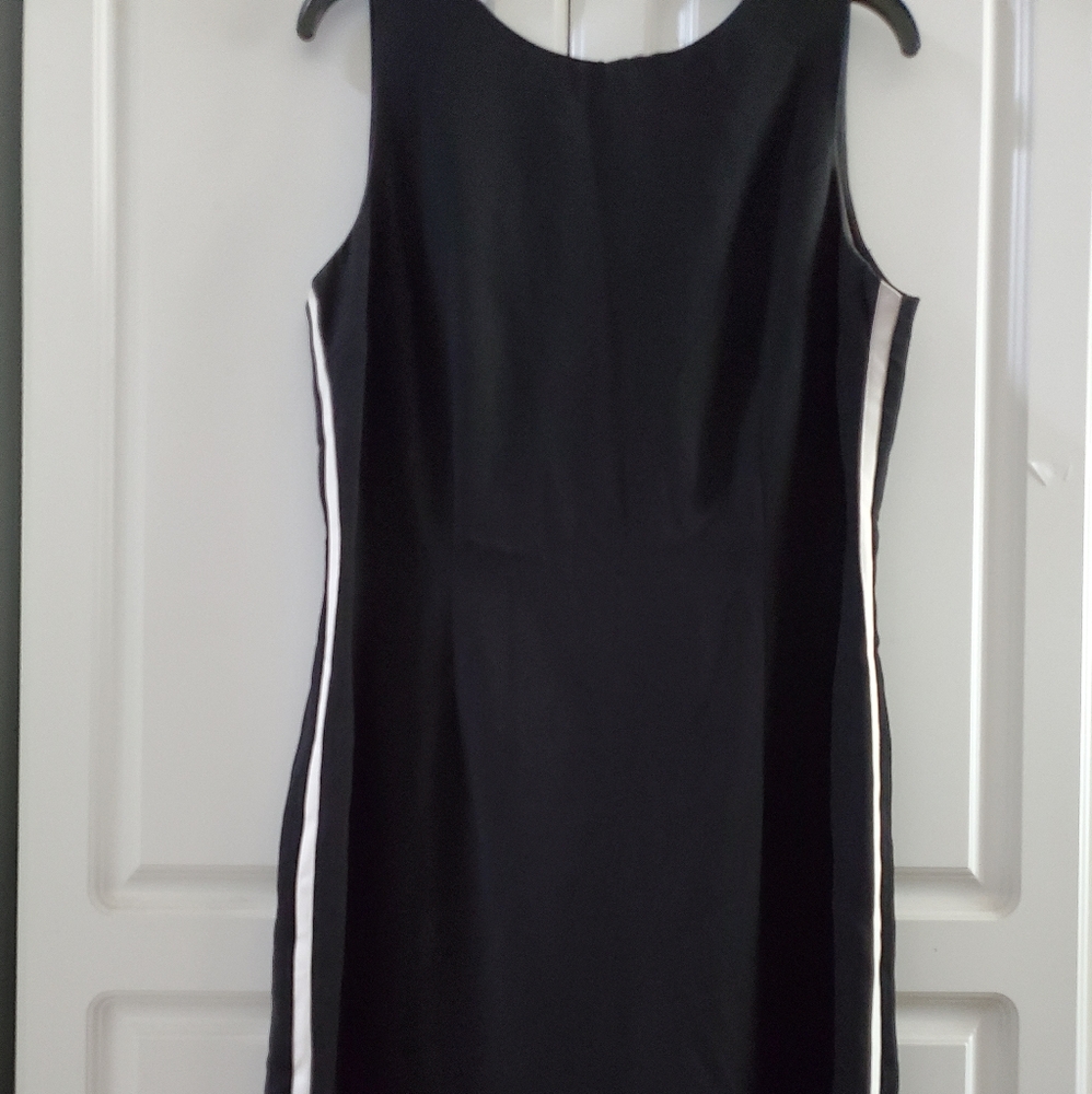 PLUS SIZE- DRESS - Picture 2 of 7